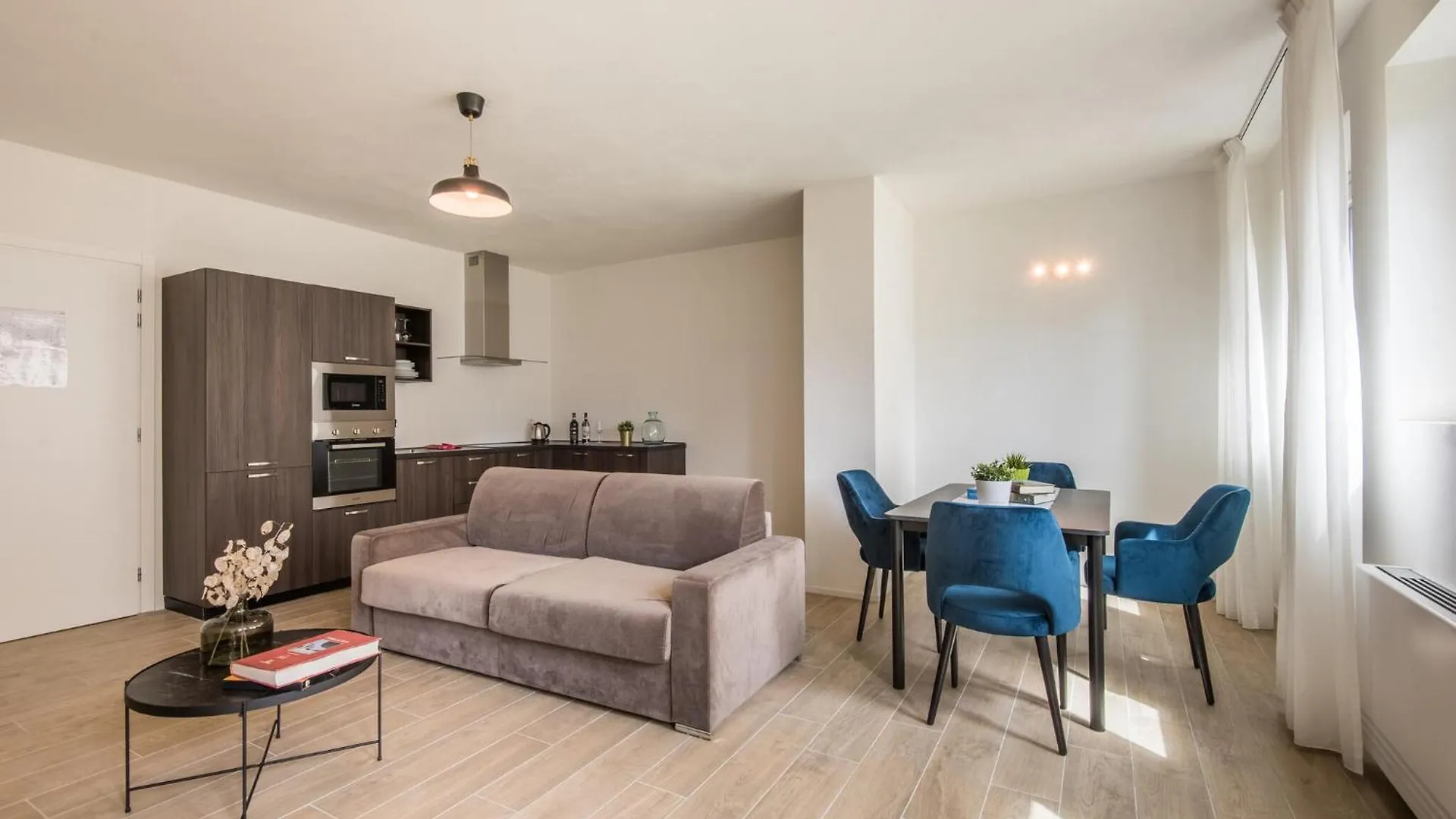 Stunning Apartment In Siena With Kitchen