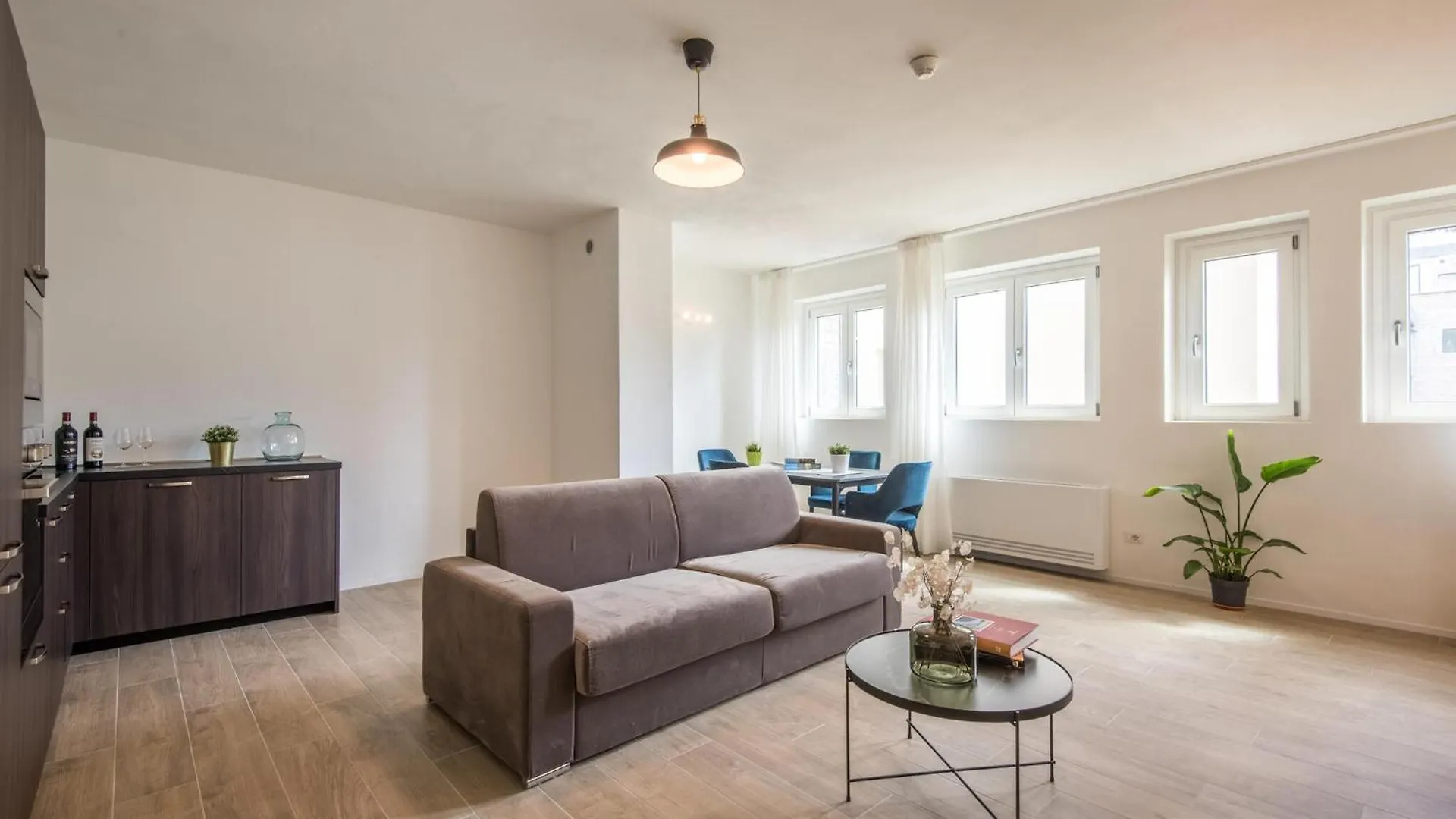 Stunning Apartment In Siena With Kitchen 0*,